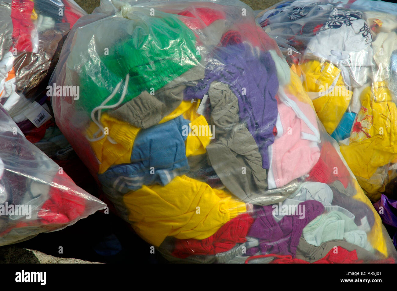 La ropa en bolsas de plástico Fotografía de stock -