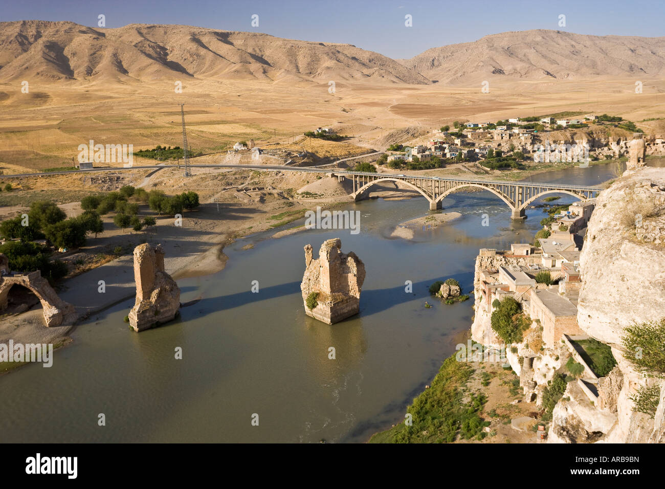 Hasankeyf en el río Tigris Batman Turquía Fotografía de stock - Alamy