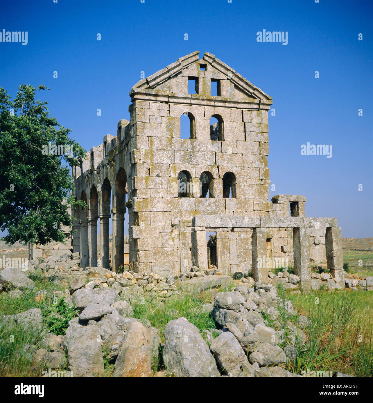 Iglesia Basílica, 372 AD, 'muertos' de la ciudad región en el norte de Siria, Kharrab Shams, Siria, Oriente Medio Foto de stock