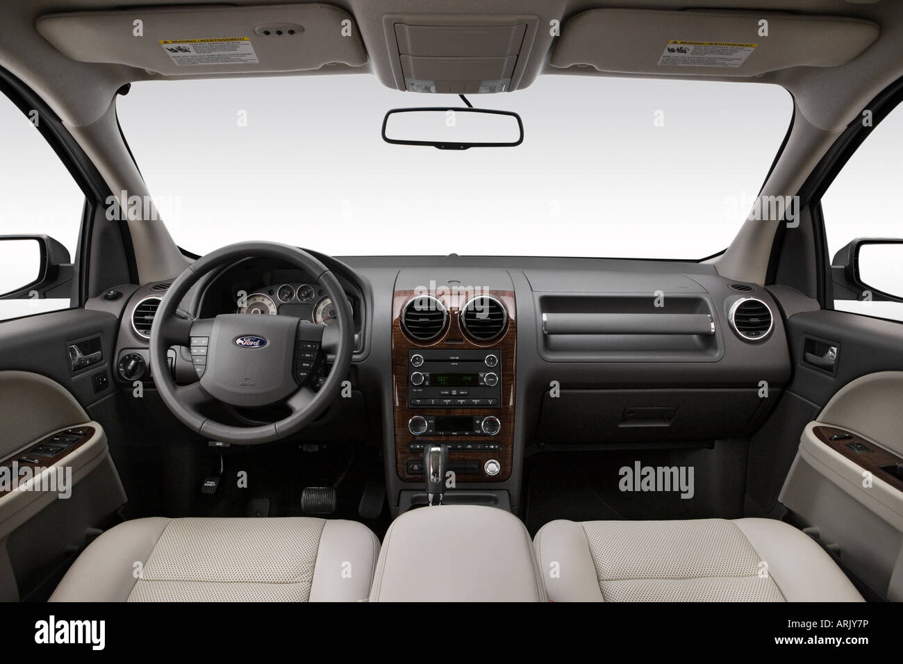 2008 Ford Taurus X en Azul - Tablero de a bordo, consola central, la  palanca de cambios ver Fotografía de stock - Alamy
