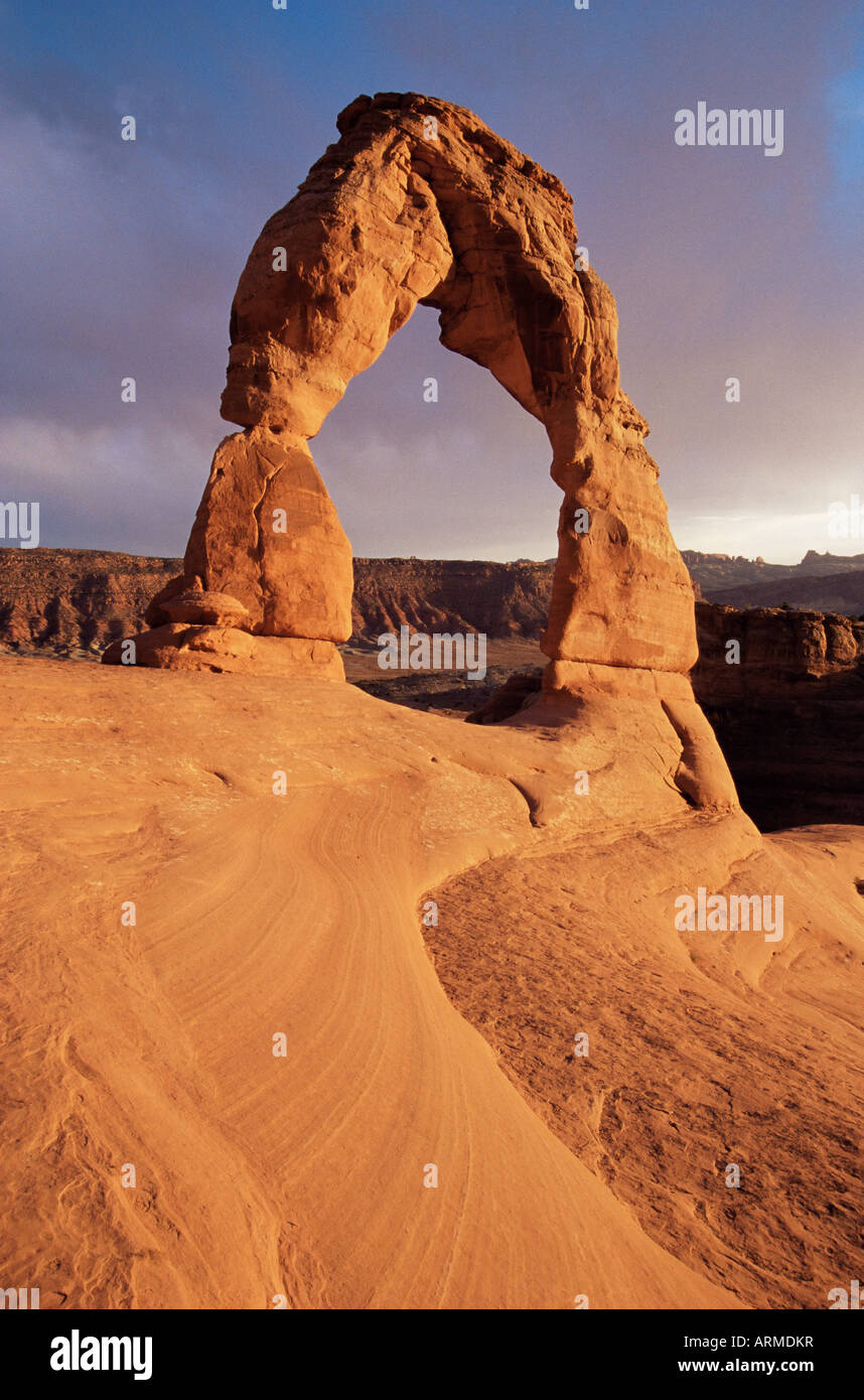 El arco delicado, Parque Nacional Arches, en Utah, Estados Unidos de América, América del Norte Foto de stock