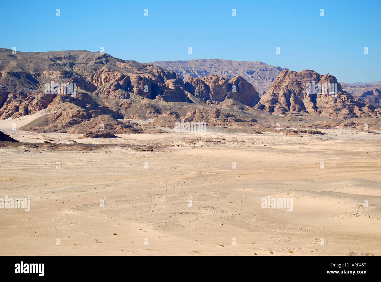 Paisaje desértico, la Península del Sinaí, la República de Egipto Foto de stock