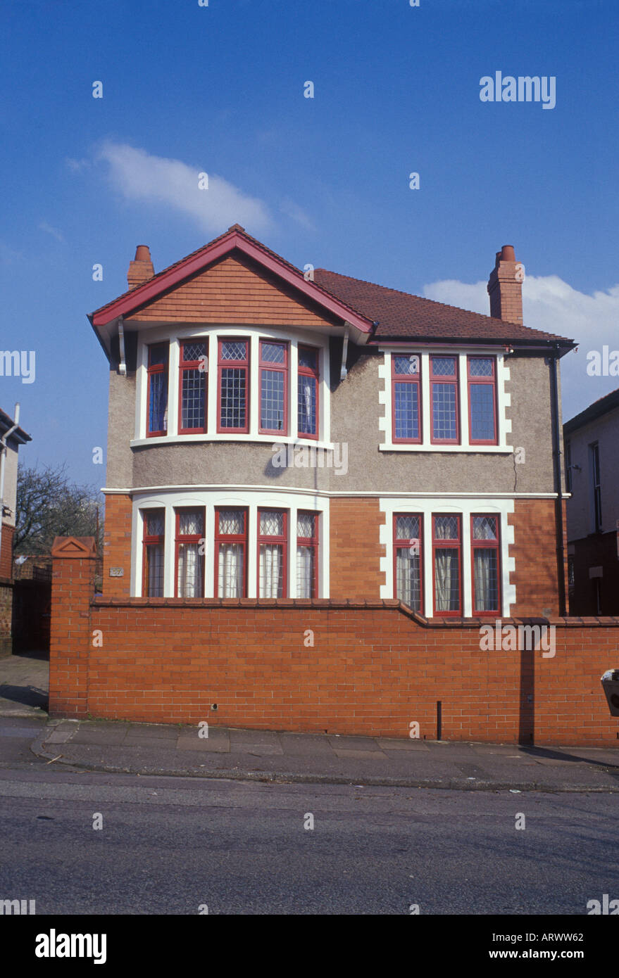 Cardiff Glamorgan, Gales del Sur. Detached suburbana ordinaria casa construida entre las guerras Foto de stock