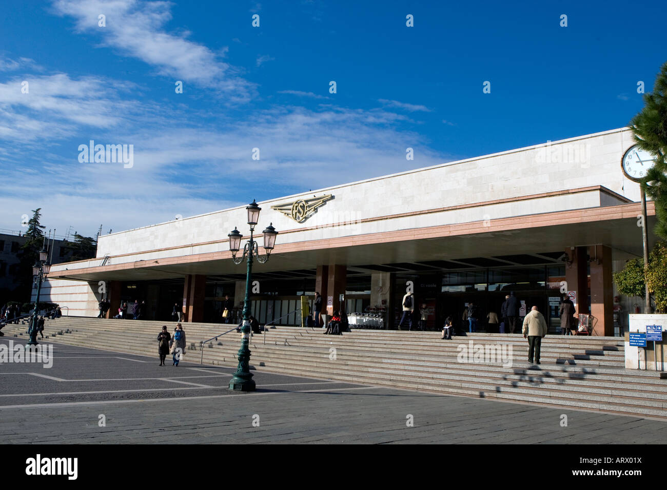 La estacion venezia santa lucia fotografías e imágenes de alta resolución Alamy La estacion venezia santa lucia fotografías e imágenes de alta resolución Alamy