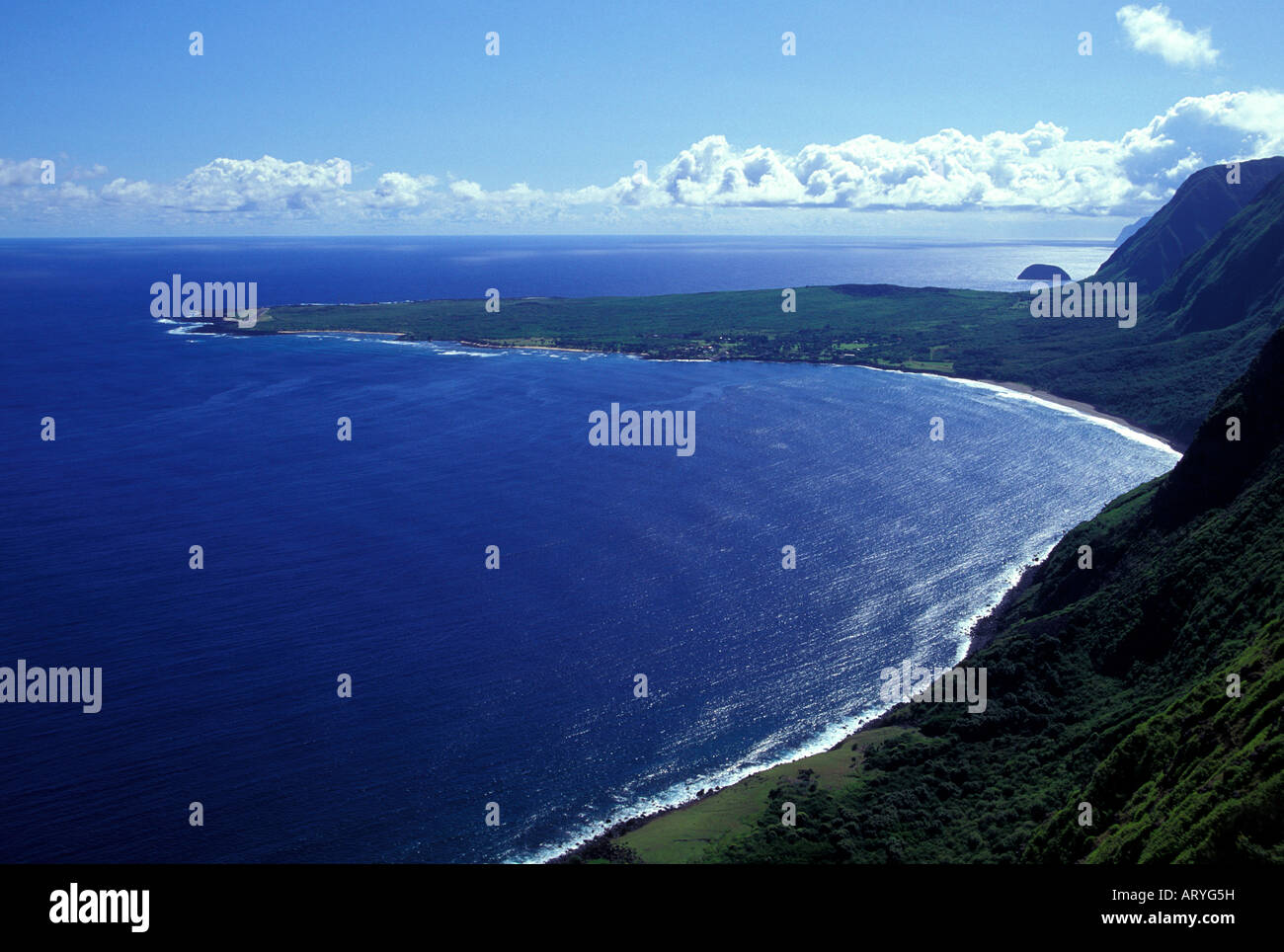 Vista aérea de la península con la isla de Mokapu Kalauapapa (aka