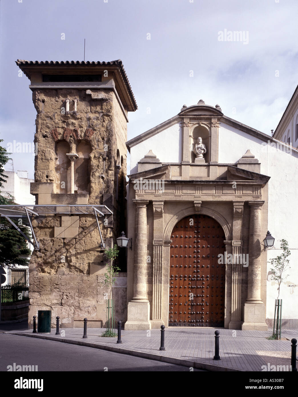 Iglesia de san juan de los caballeros fotografías e imágenes de alta