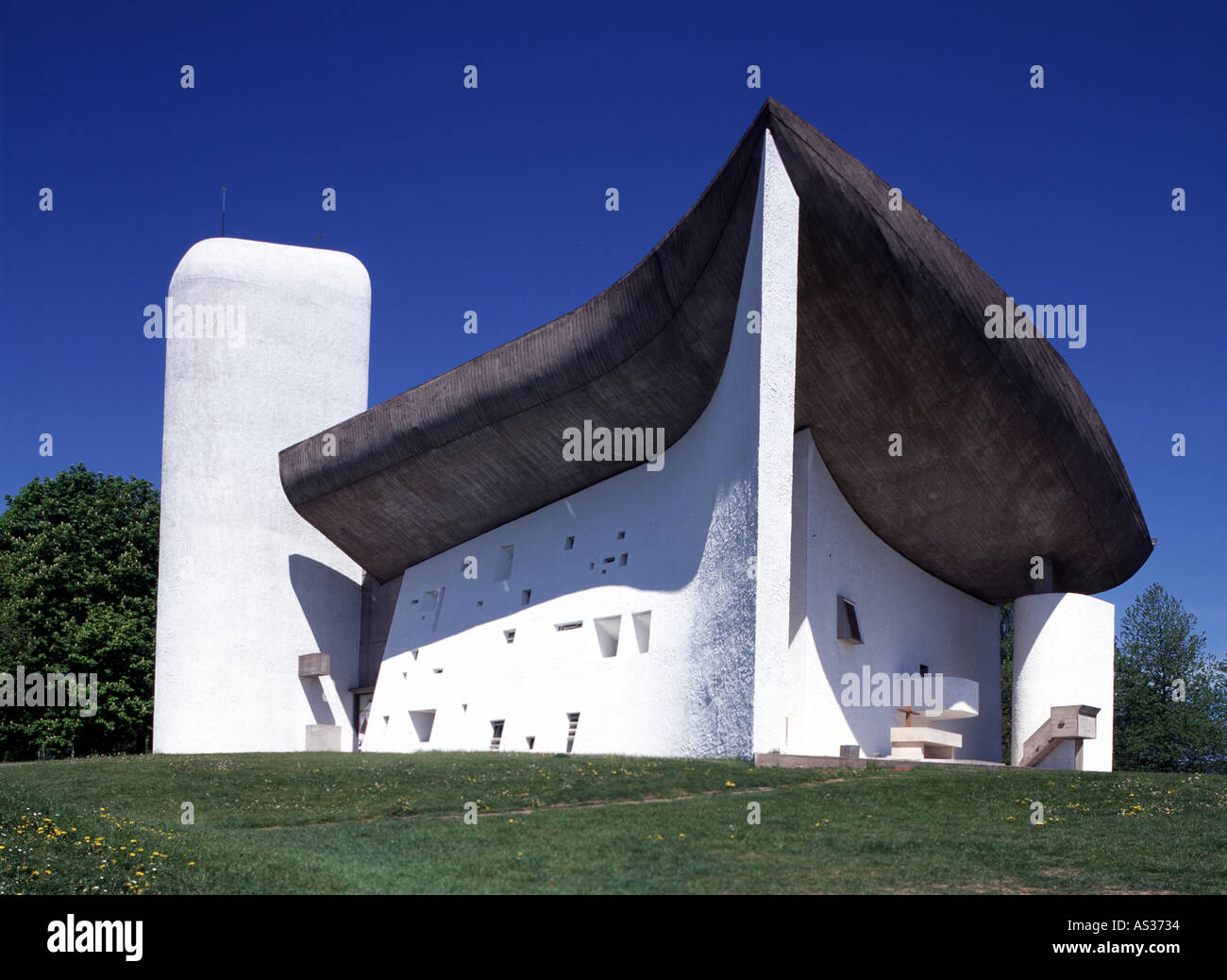Ronchamp, Wallfahrtskirche Notre-Dame du Haut, Architekt: Le Corbusier 1954 Foto de stock