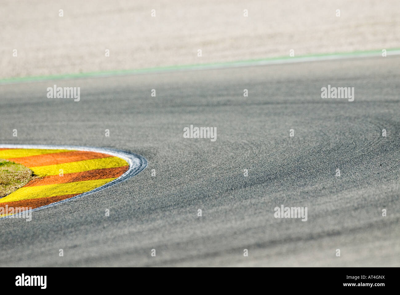 Curva en pista Foto de stock