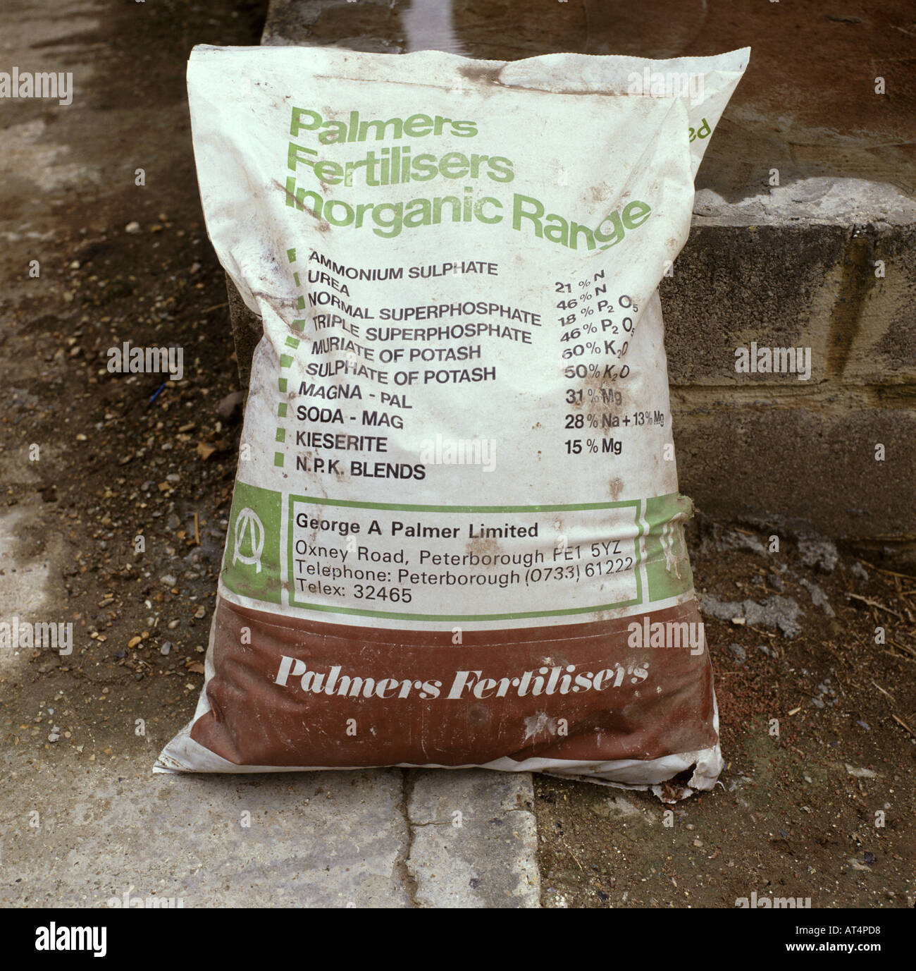 Bolsa blanca de Palmers gama de fertilizantes inorgánicos Foto de stock
