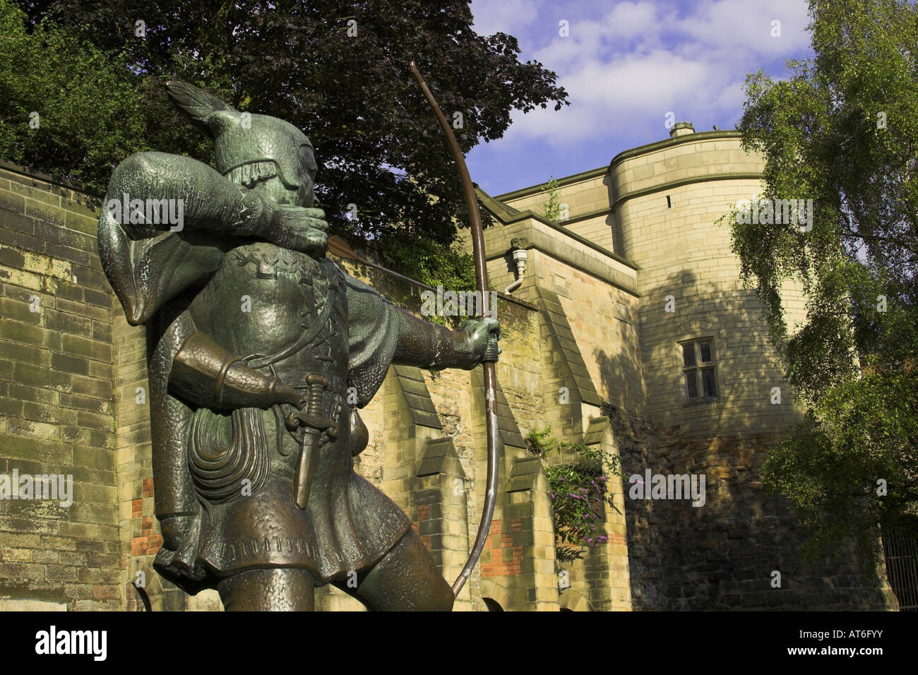 Estatua de Robin Hood, al castillo de Nottingham ...