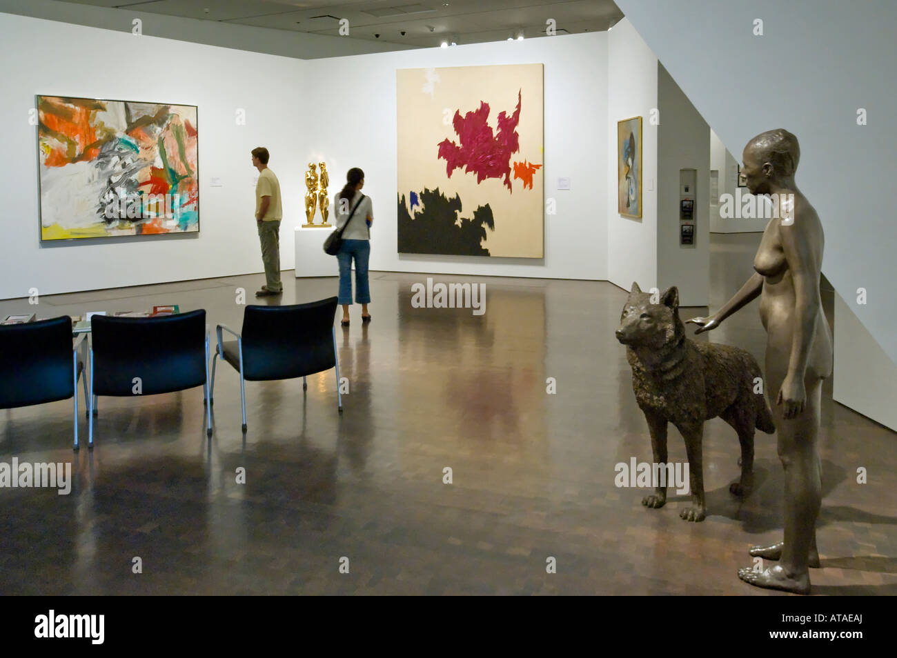 Genevieve y el lobo puede escultura de Kiki Smith en el Museo de Arte de Denver, Denver, Colorado, EE.UU. Foto de stock