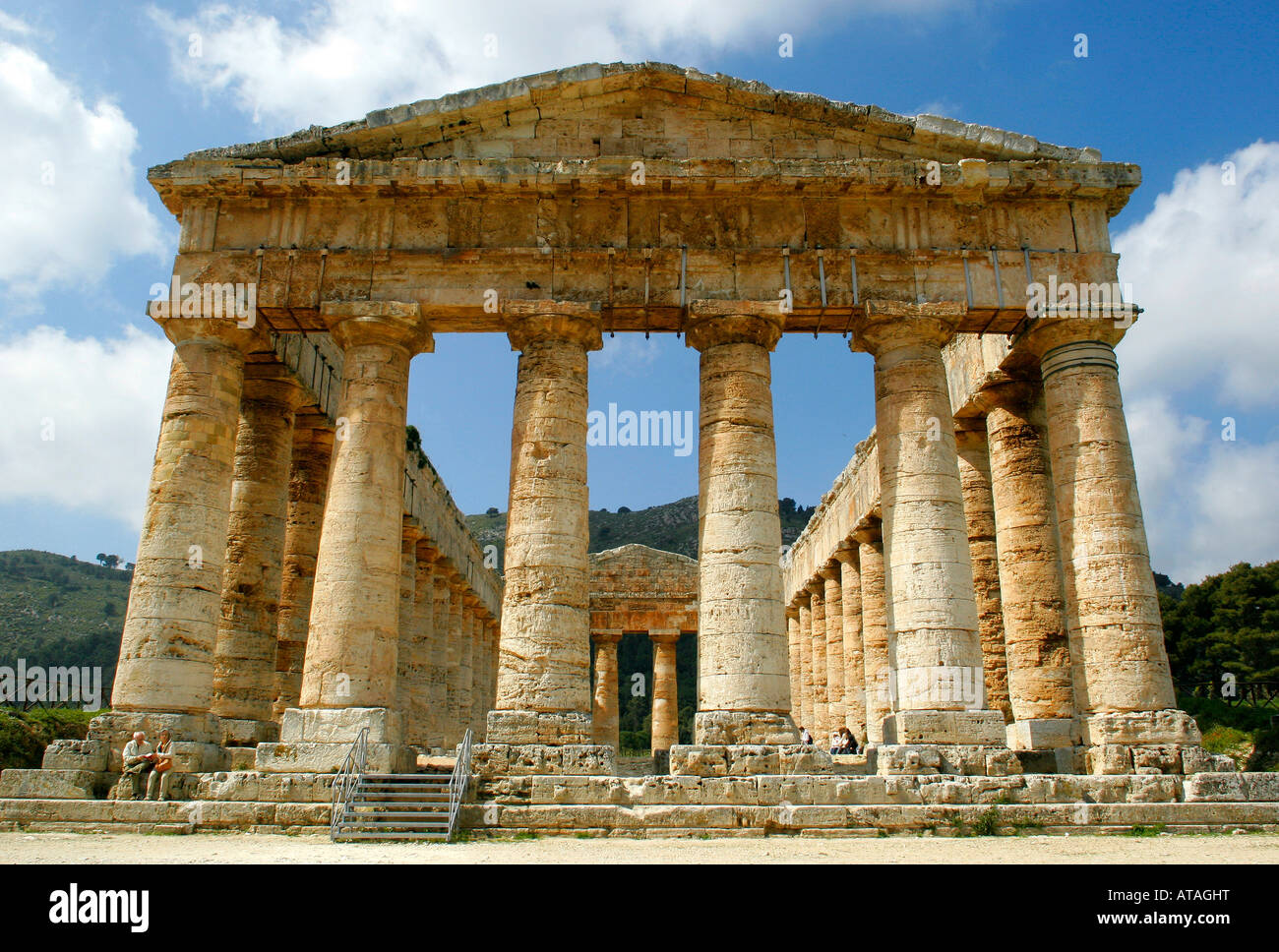 Templo dórico de Segesta, Sicilia, Italia. Foto de stock