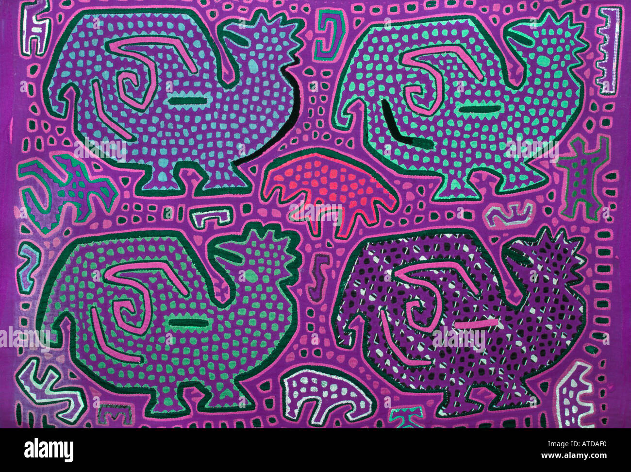 Traditional kuna mola blouse fotografías e imágenes de alta resolución