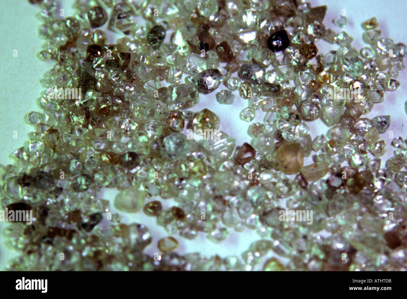 Diamantes naturales fotografías e imágenes de alta resolución - Alamy