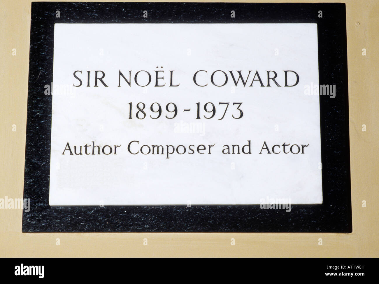 St Pauls actores Iglesia Covent Garden Sir Noel Coward placa conmemorativa de Londres Inglaterra conmemoración Foto de stock