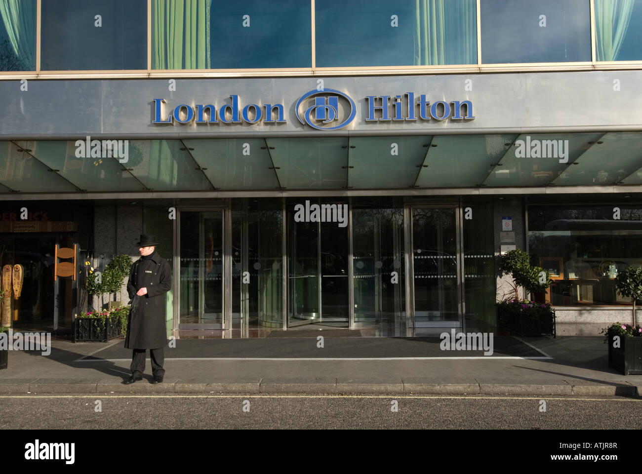 London Hilton on Park Lane, Londres, Inglaterra, Reino Unido. Foto de stock