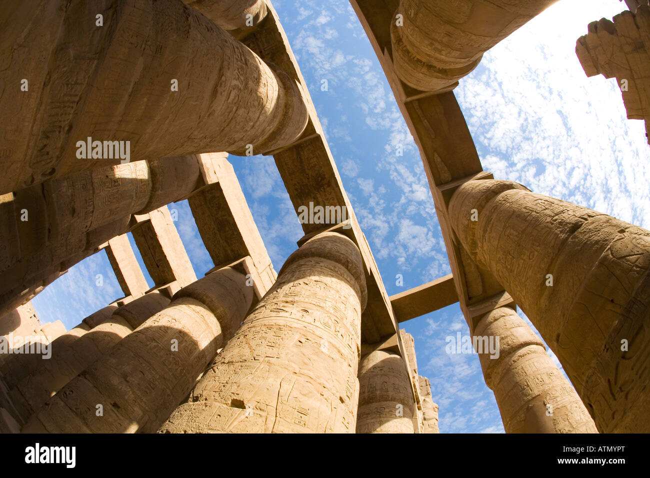 Sala hipóstila salen Templo de Amón de Karnak Sitio Patrimonio Mundial de la UNESCO, en Luxor, Egipto, Norte de África Foto de stock
