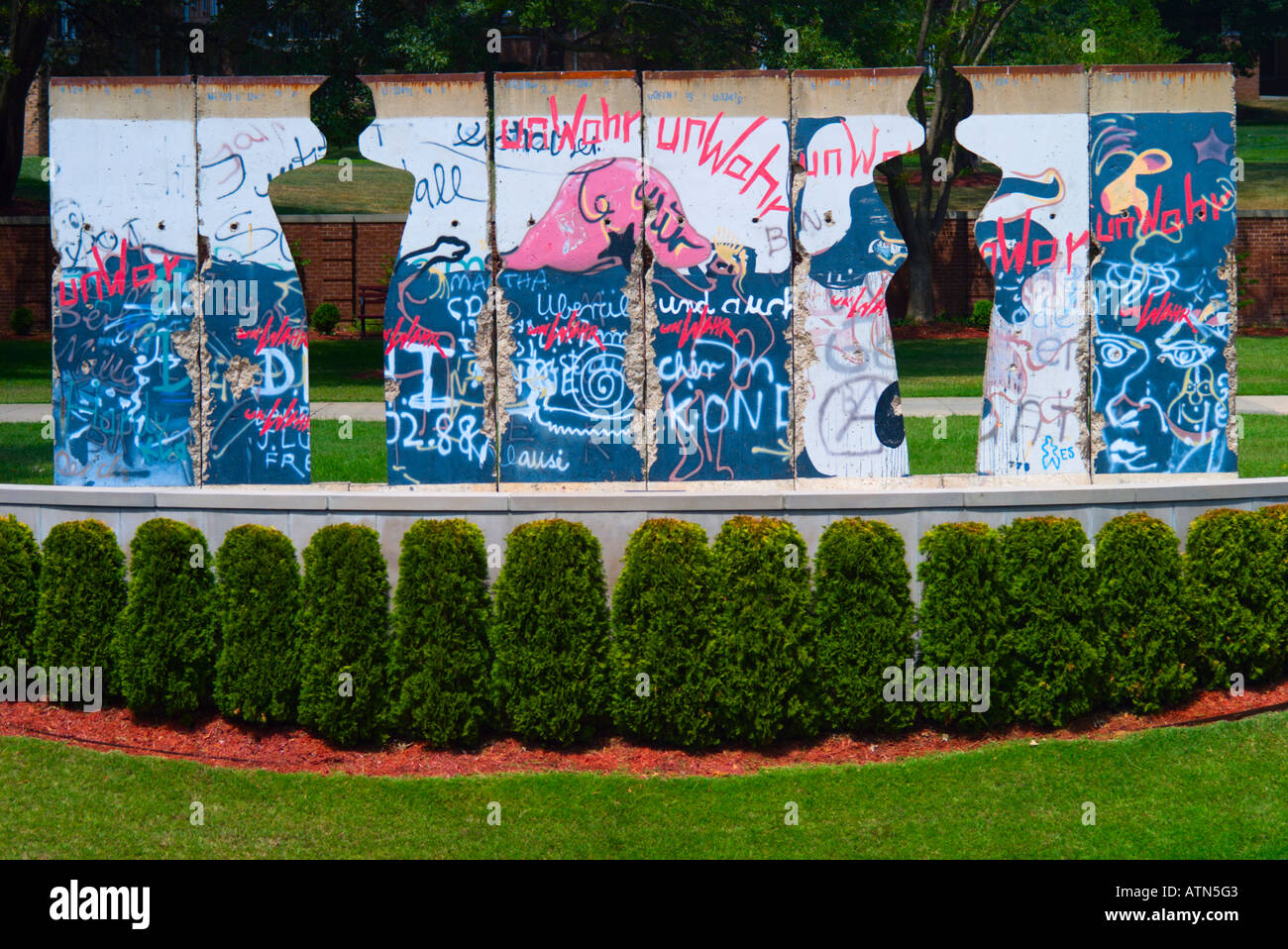 Churchill Memorial Library y el muro de Berlín Fotografía de stock Alamy