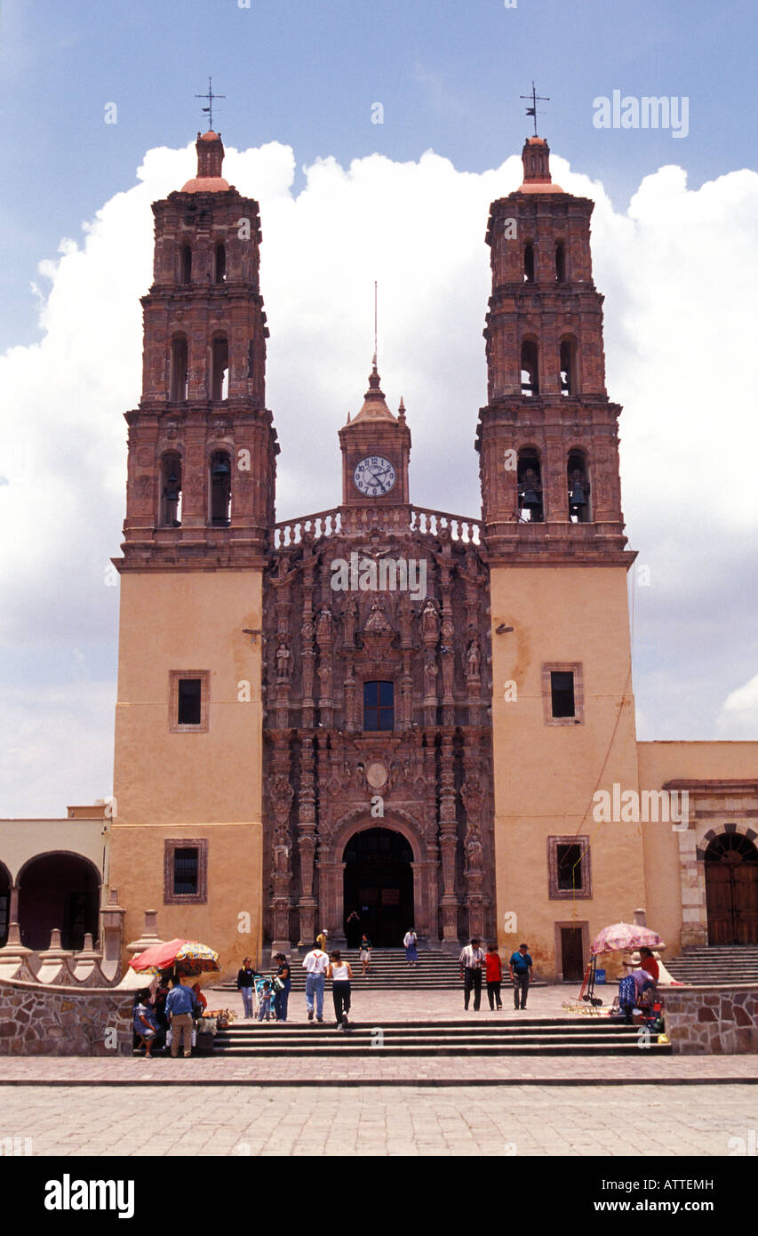 Parroquia de Nuestra Señora de los Dolores, la iglesia parroquial de Dolores  Hidalgo, Estado de Guanajuato, México Fotografía de stock - Alamy