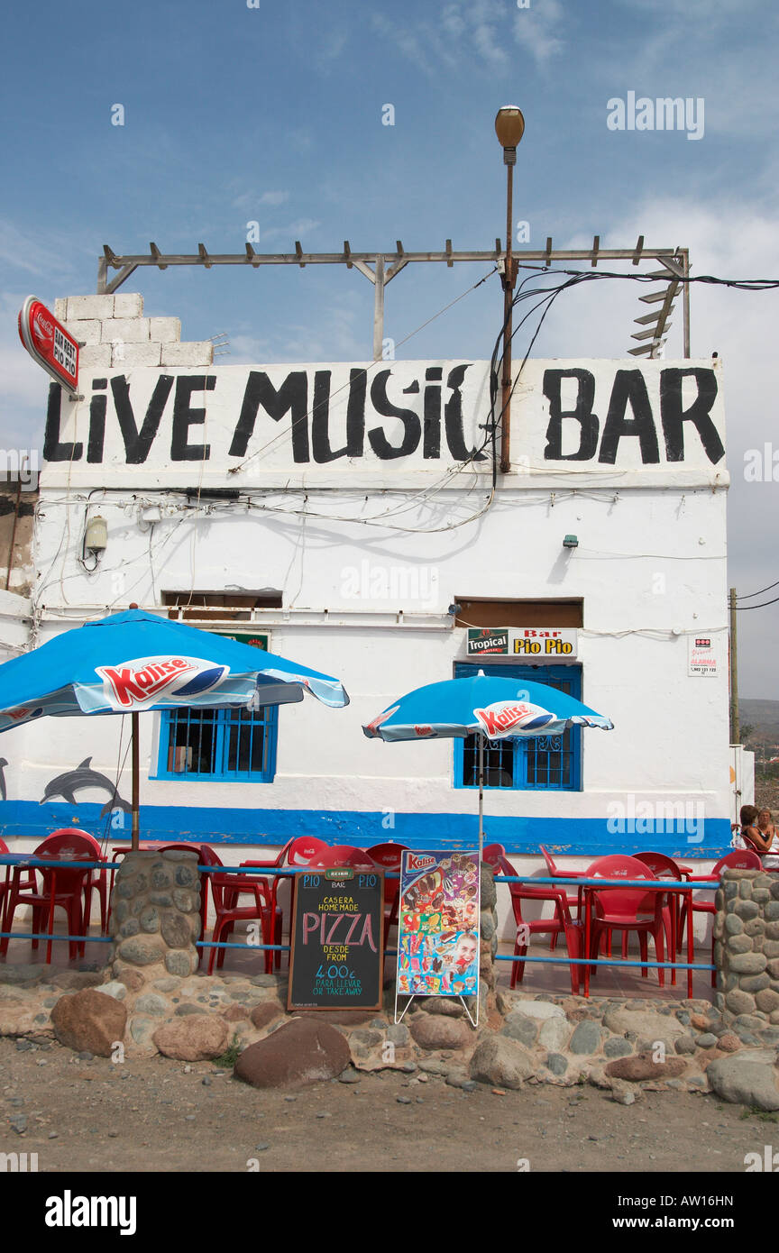 Español bar en la playa de Taurito cerca de Puerto Rico en Gran Canaria  Fotografía de stock - Alamy