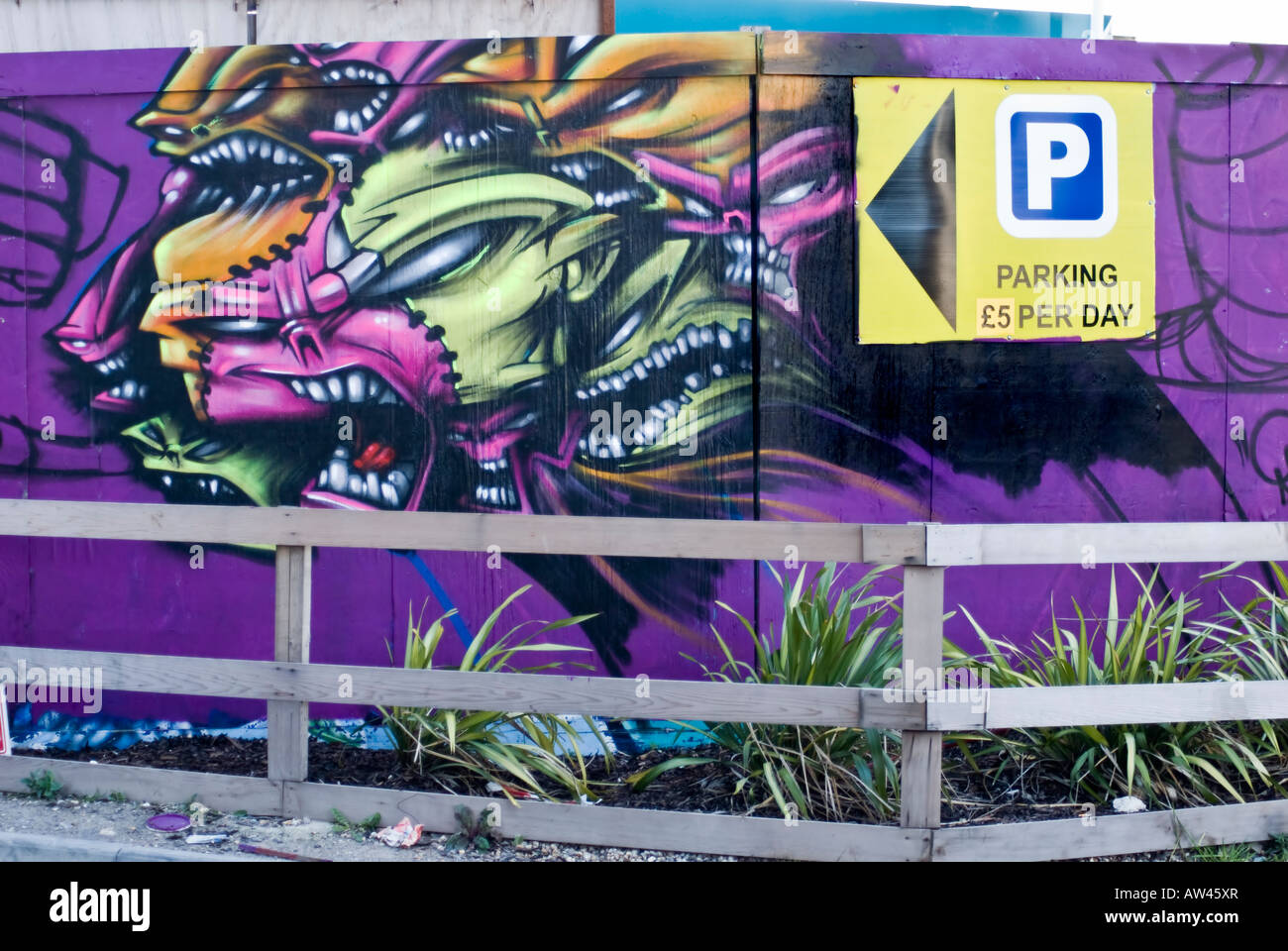 Exposición pública de arte urbano Graffiti Foto de stock
