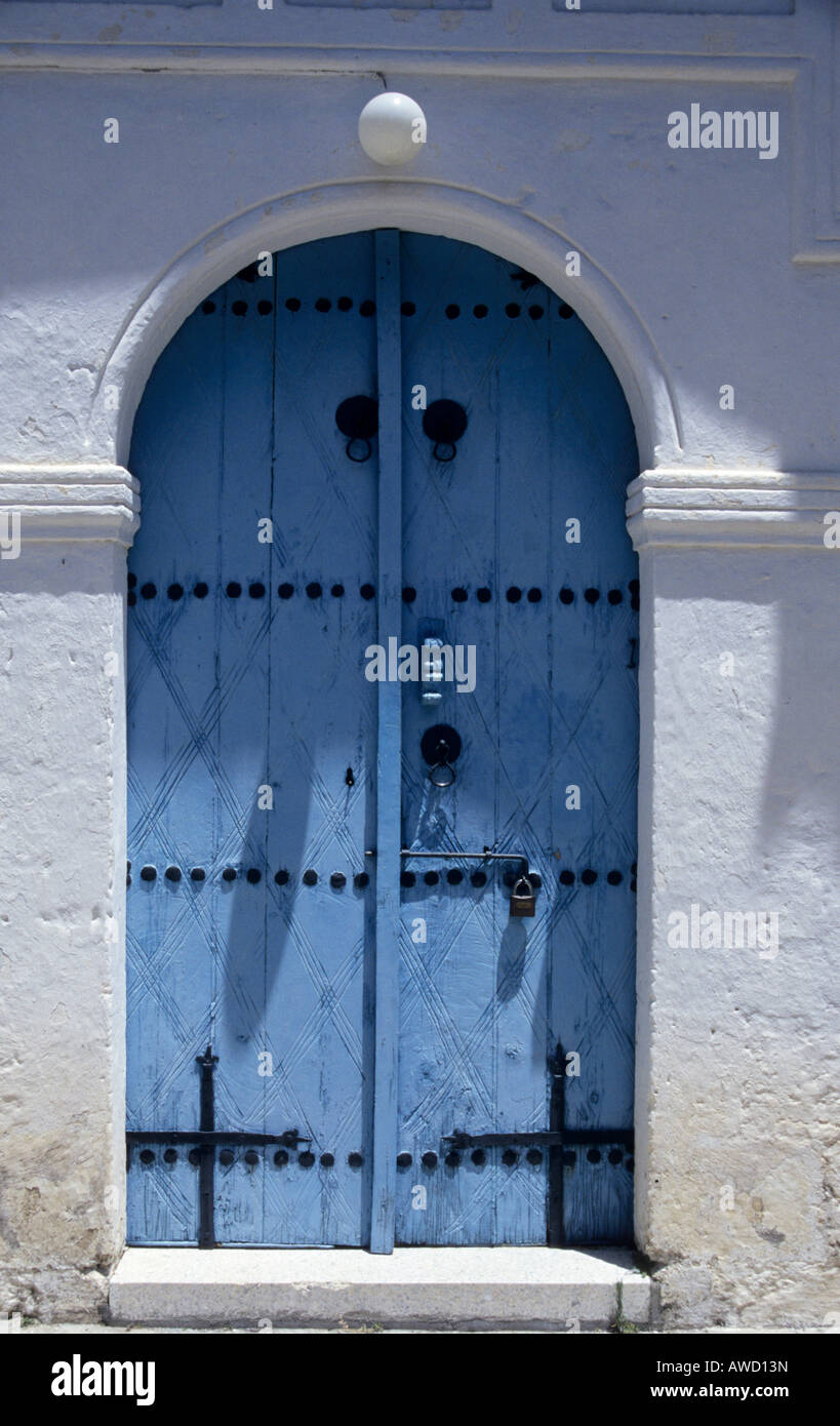 La puerta de la Iglesia, Karaman, en el norte de Chipre, Chipre, Europa Foto de stock