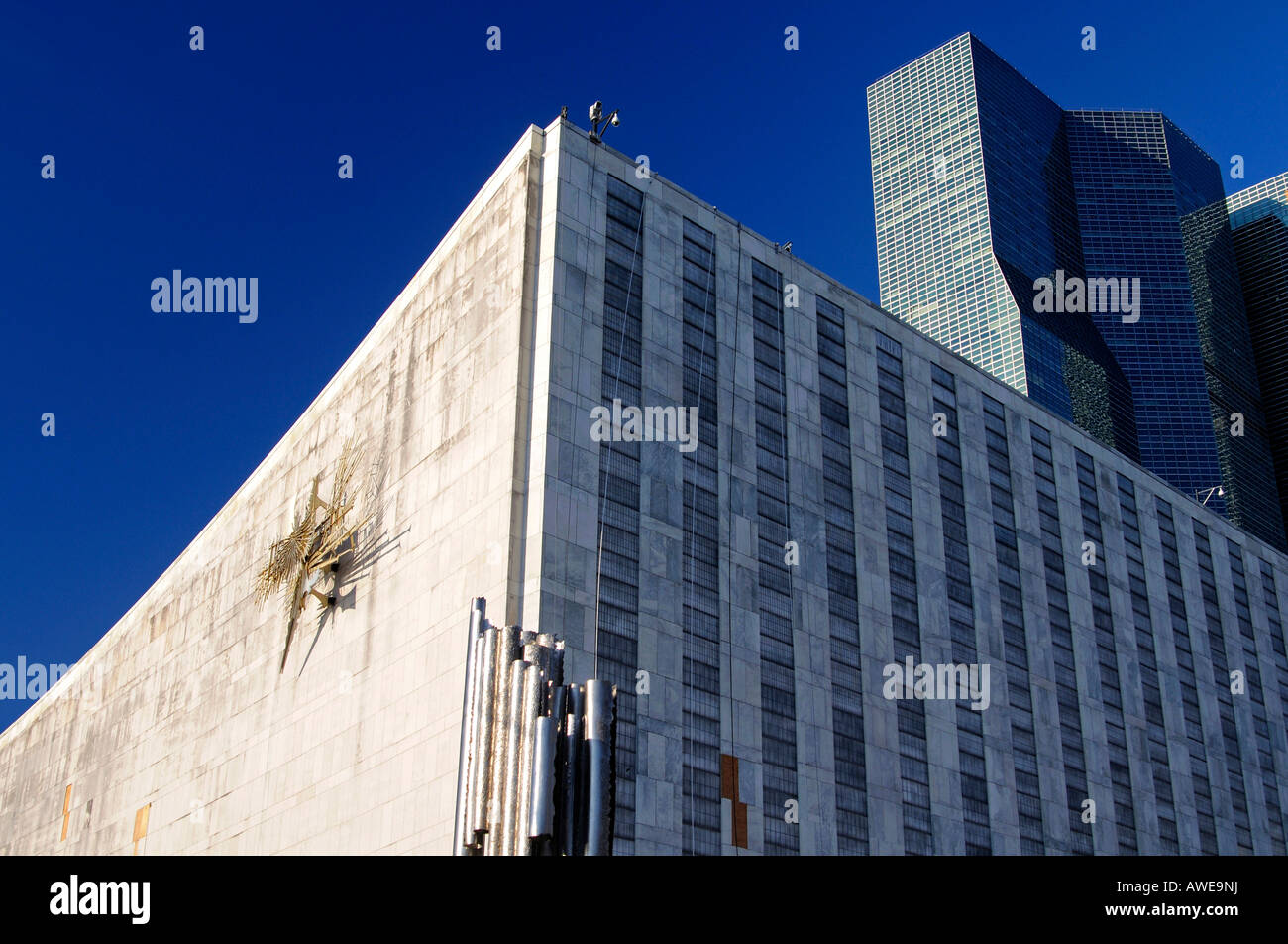 Salón de la Asamblea General de las Naciones Unidas y ONU Plaza rascacielos, Manhattan, Nueva York, EE.UU. Foto de stock