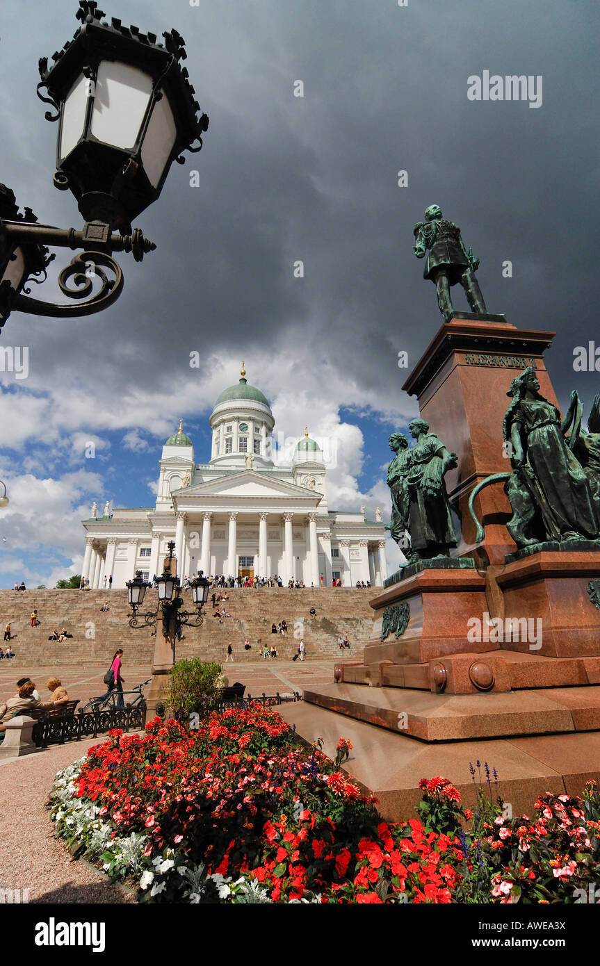 Catedral Tuomiokirkko y Senatintori (Plaza del Senado), Helsinki, Finnland, Escandinavia, Europa Foto de stock