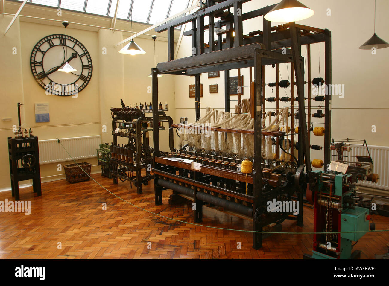 Inglaterra Cheshire Macclesfield Silk Museum telares Foto de stock
