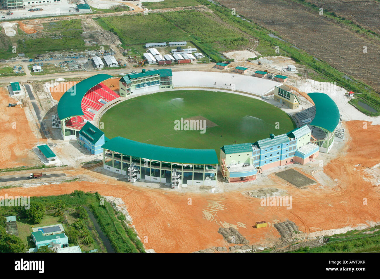 Vista aérea de un nuevo estadio en construcción en Georgetown, Guyana, Sudamérica Foto de stock