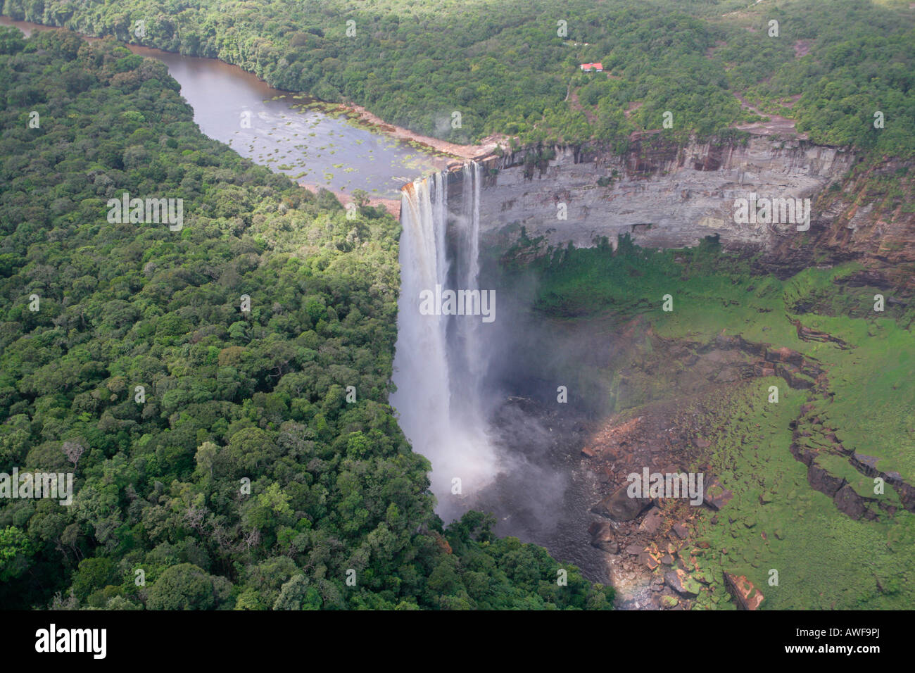 Toma aérea, Cataratas Kaieteur, Parque Nacional Potaro, Guyana, Sudamérica Foto de stock