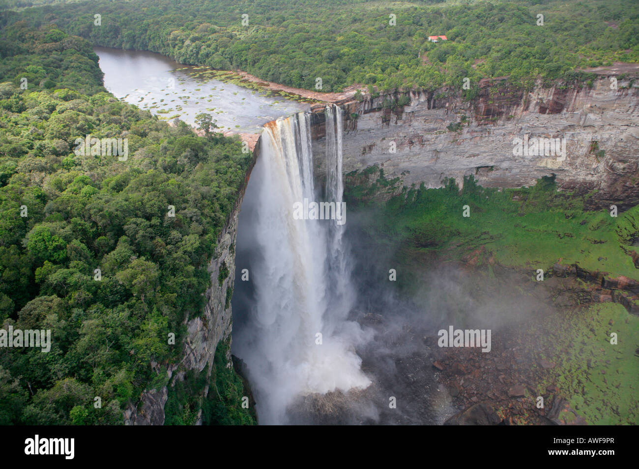 Toma aérea, Cataratas Kaieteur, Parque Nacional Potaro, Guyana, Sudamérica Foto de stock