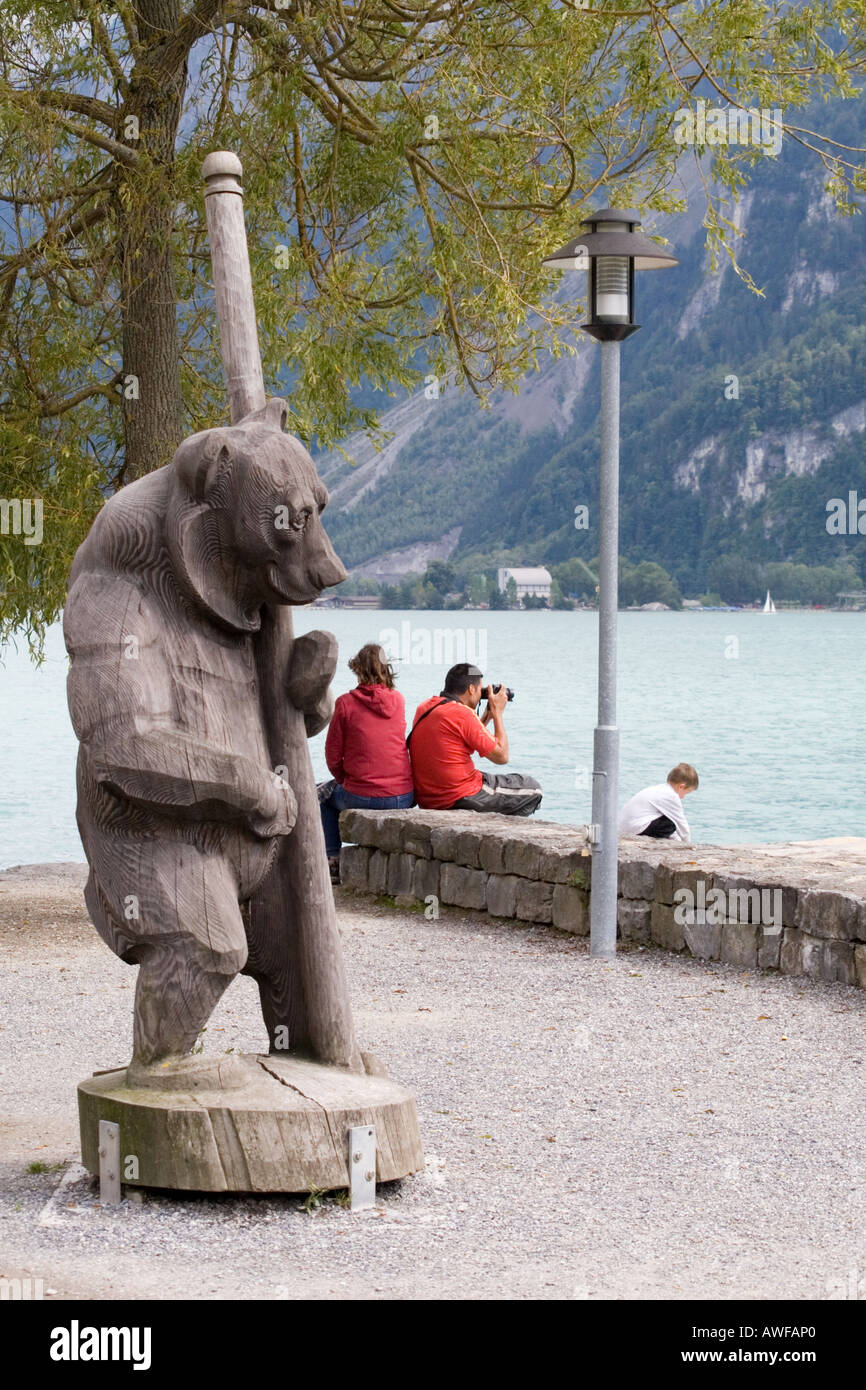 Escultura en madera tallada de Brienz Promenade Suiza Foto de stock