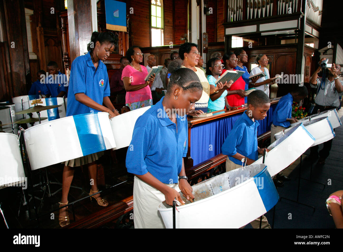 Steelpan steeldrum (orquesta), Presbiterio de la Iglesia de San Andrés
