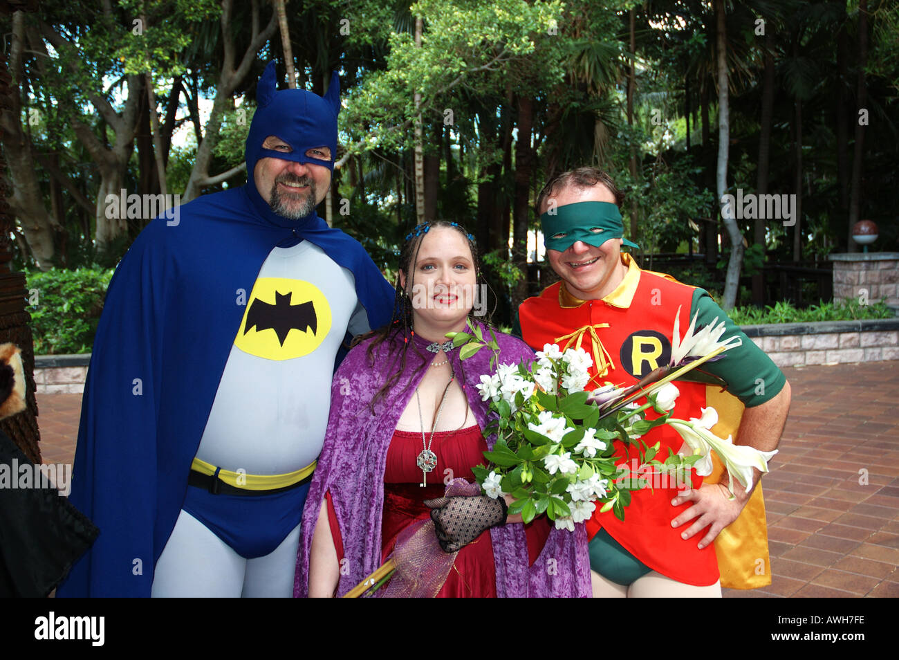 Batman y Robin en la novia boda Discordian encontrar gótico dsc 7122  Fotografía de stock - Alamy