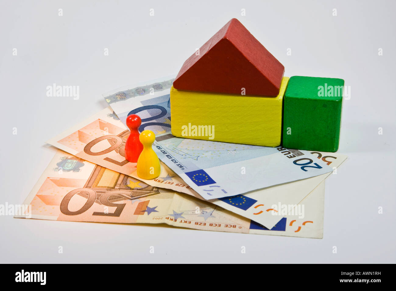 La construcción de vivienda y crédito: el aumento de las tasas de interés sobre préstamos, hipotecas y crisis inmobiliaria Foto de stock