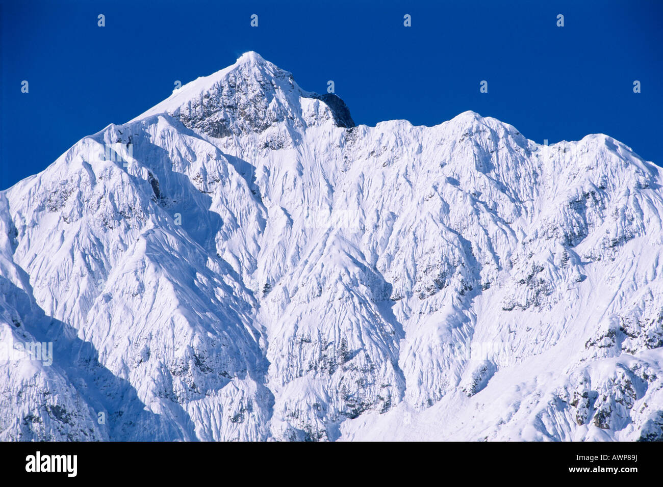 Pico de Mt. Sonnjoch en invierno, en el norte de Tirol, Austria, Europa Foto de stock