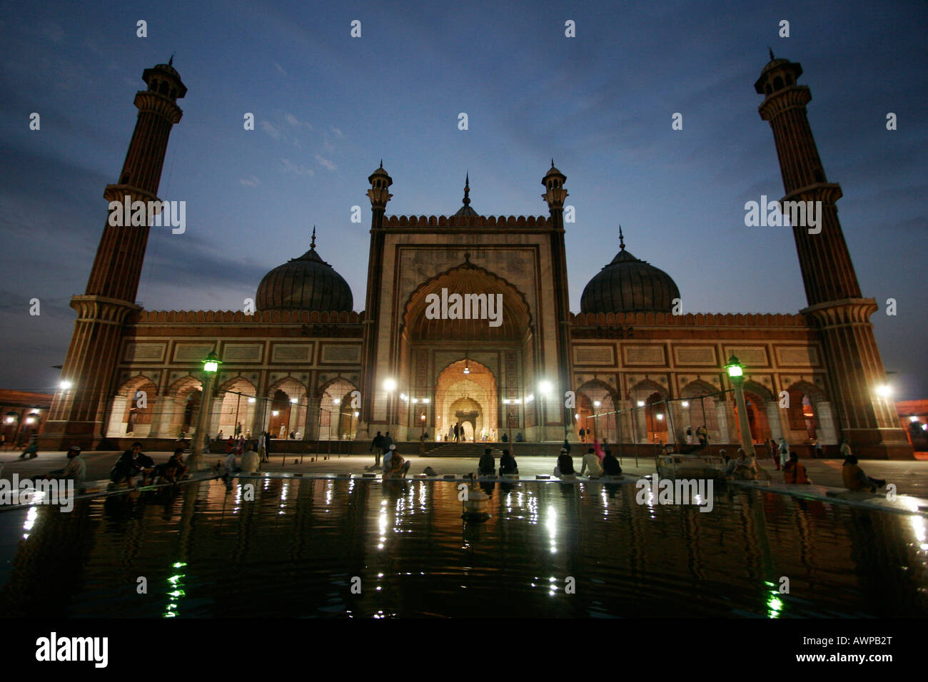 Fuente en el patio de la Mezquita Jami Masjid, la mezquita más grande de la India, Delhi, India, Asia Foto de stock