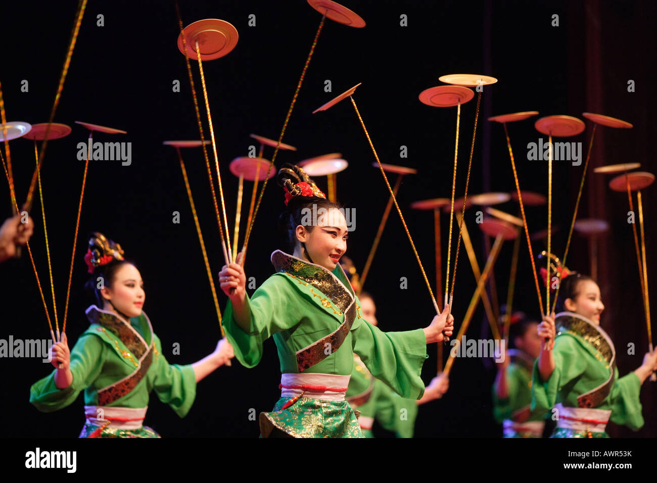 Artistas chinos platos malabares Foto de stock