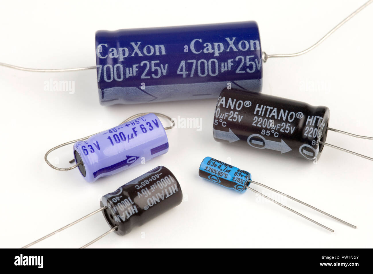 Capacitor electrolítico fotografías e imágenes de alta resolución - Alamy
