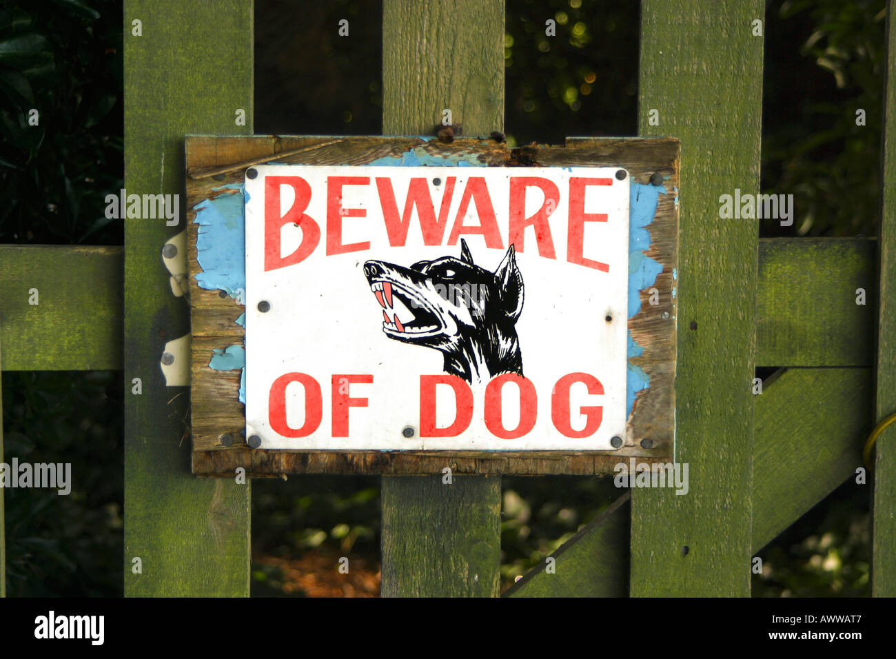 Cuidado con el perro señal Foto de stock