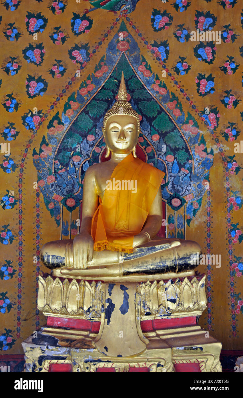 Estatua de Buda, Wat Arun (Tempel del alba), Bangkok (Tailandia), del Sudeste de Asia Foto de stock