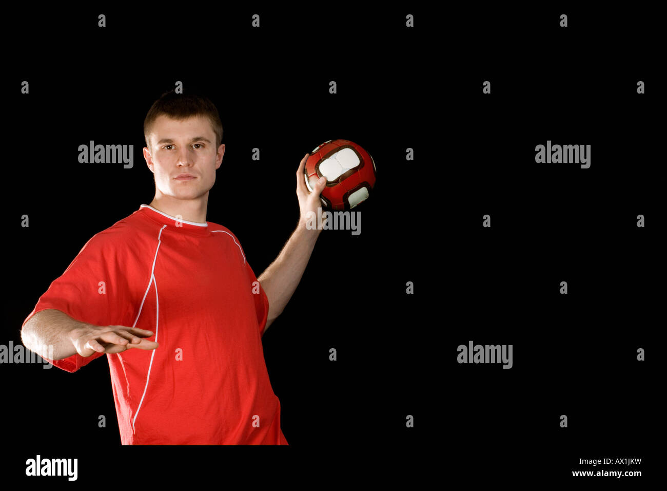 Un hombre jugando a Balonmano Foto de stock