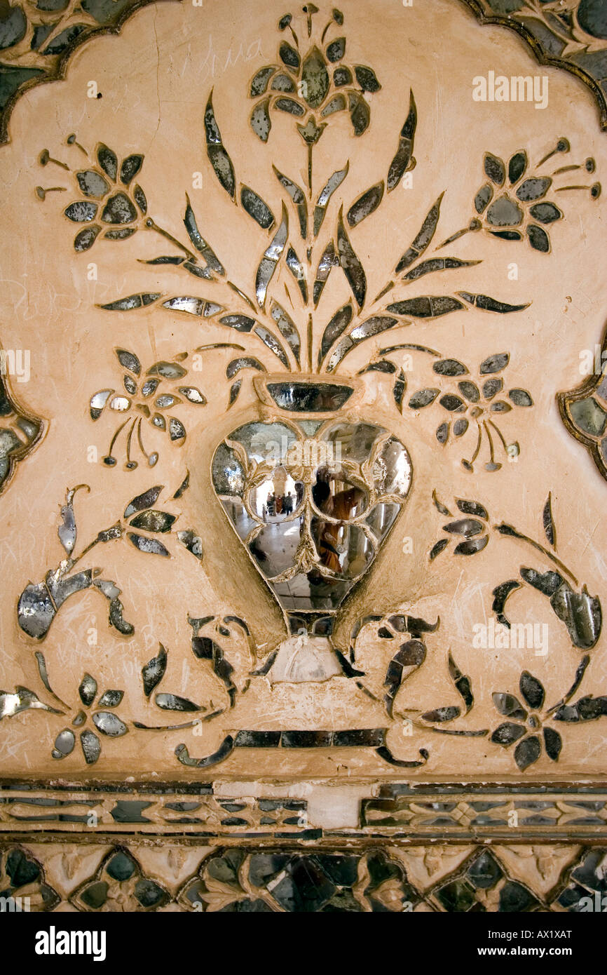 Detalle de ornamento en espejo en Fuerte Amber Palace Jaipur Foto de stock