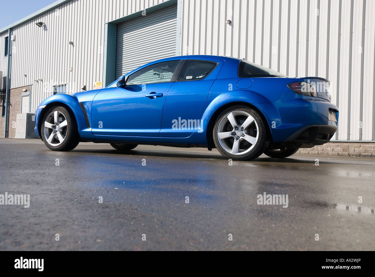 Mazda RX8 Vista lateral Fotografía de stock Alamy
