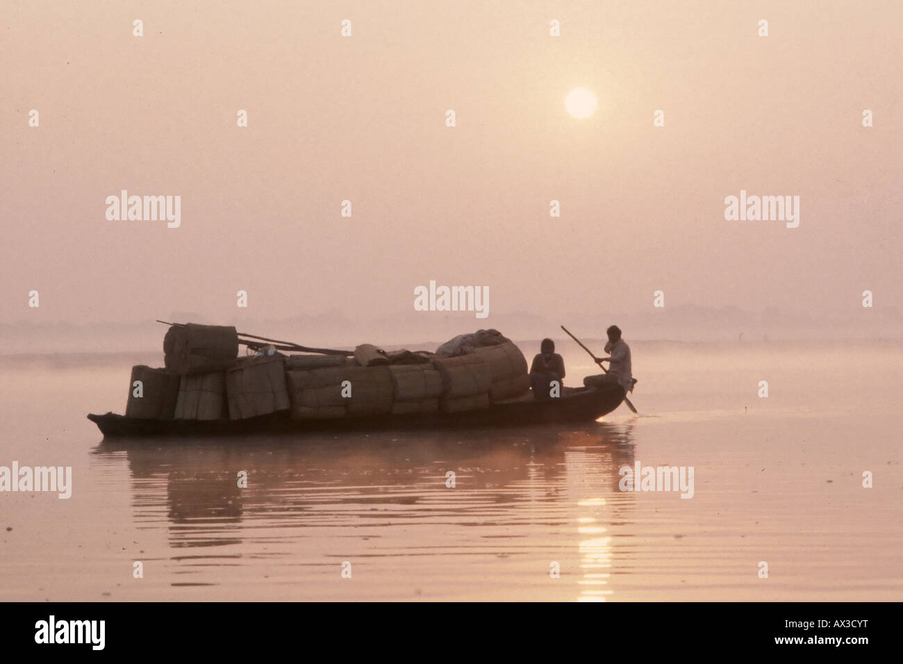 Amanecer en el Ganges Foto de stock