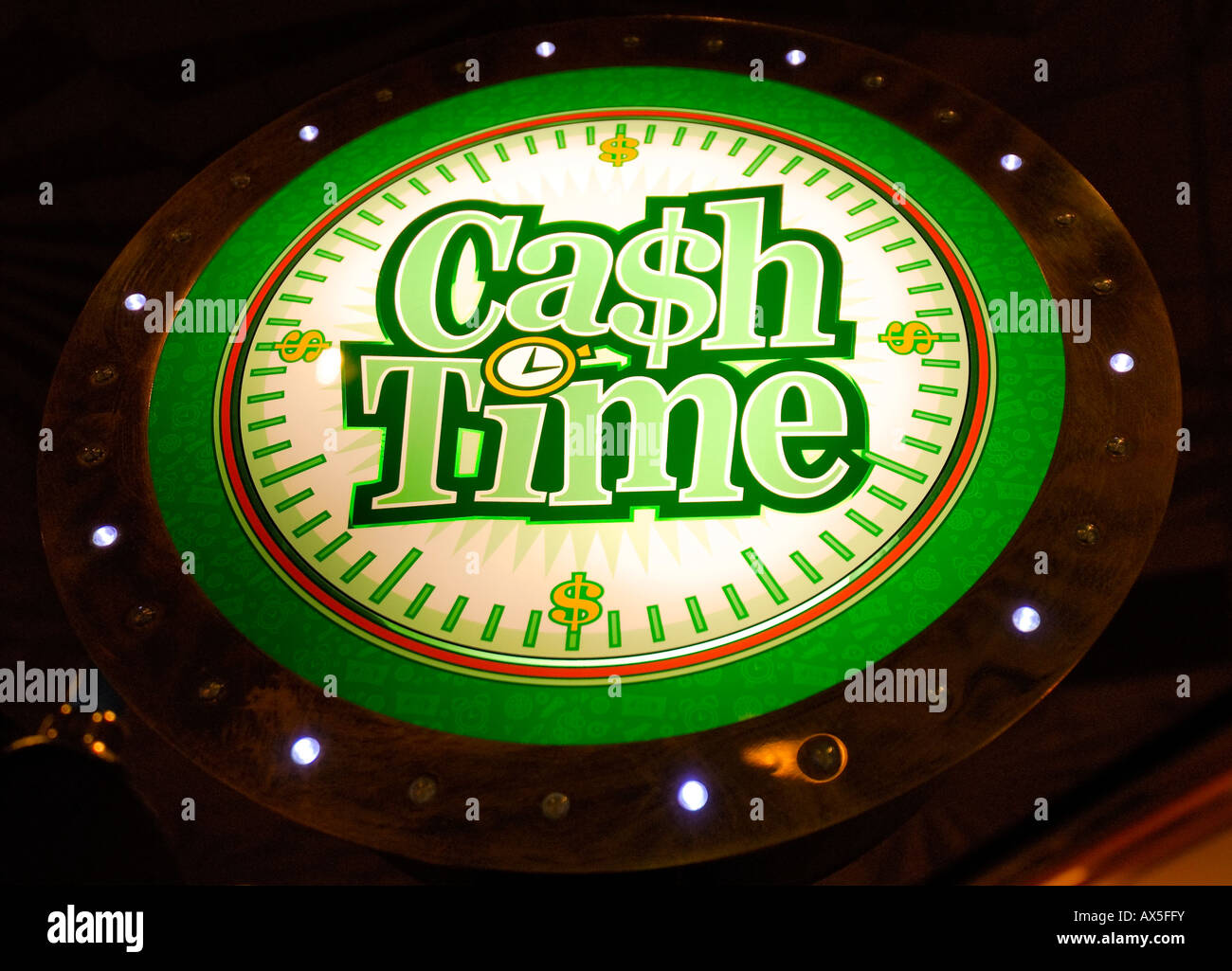 Señal de neón, 'tiempo' de efectivo en el casino del MGM Grand Hotel, Strip, en Las Vegas Boulevard, Las Vegas, Nevada, EE.UU., América del Norte Foto de stock