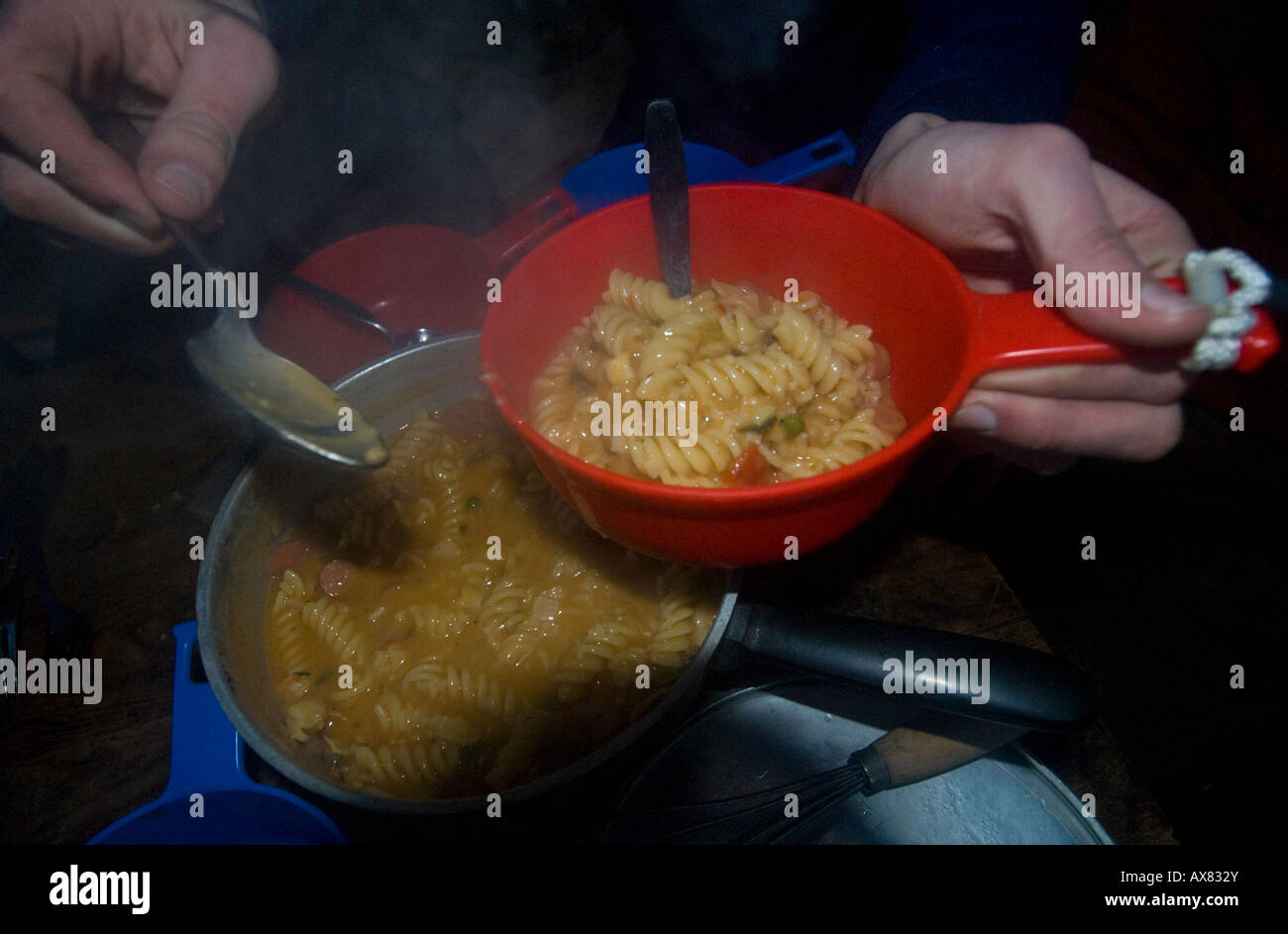 Mantener la comida caliente fotografías e imágenes de alta resolución -  Alamy