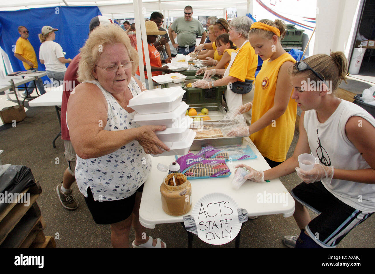 Ayuda humanitaria para las víctimas del huracán Katrina, Waveland, EE.UU. Foto de stock