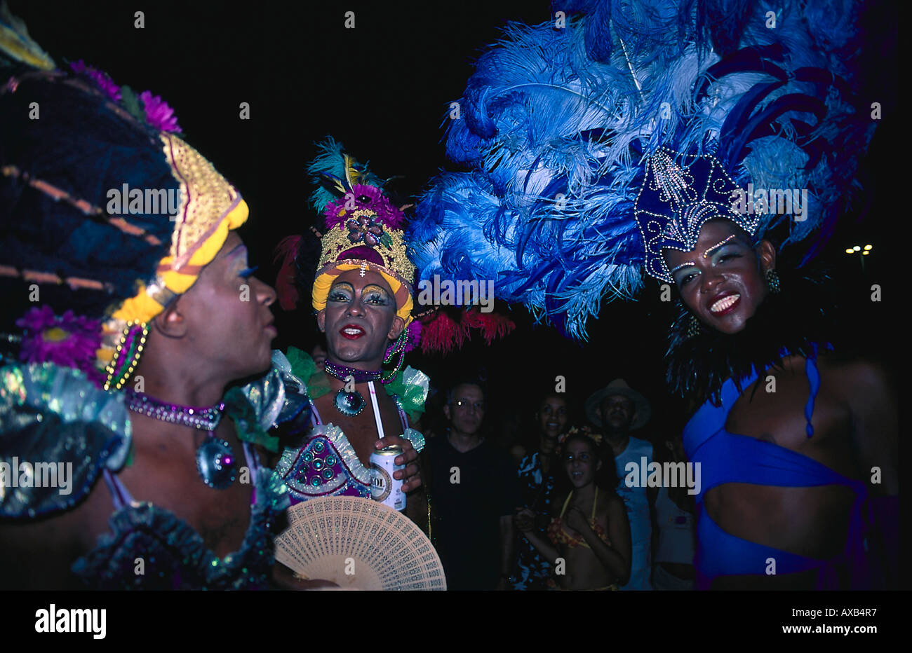 Travestis En Un Desfile De Carnaval En La Noche Río De Janeiro Brasil